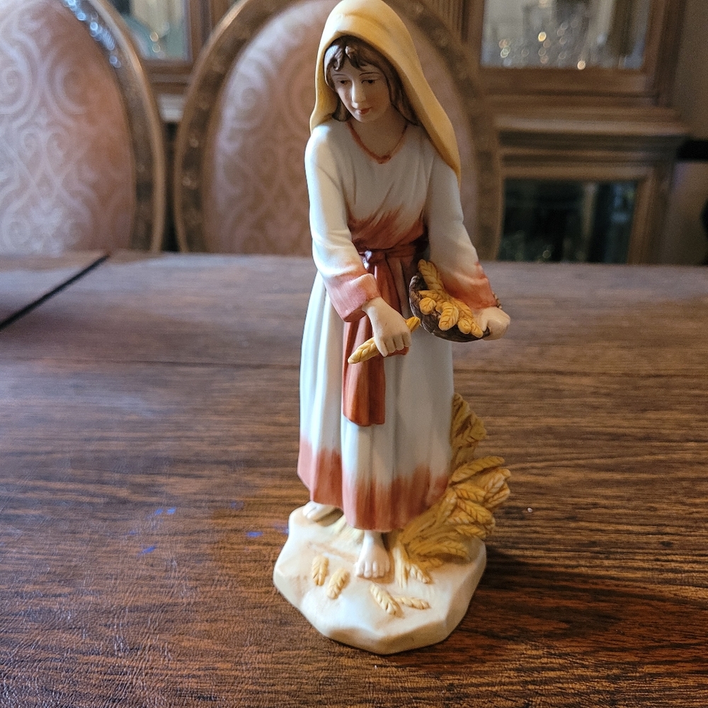 Roman Inc Lady Gathering Wheat